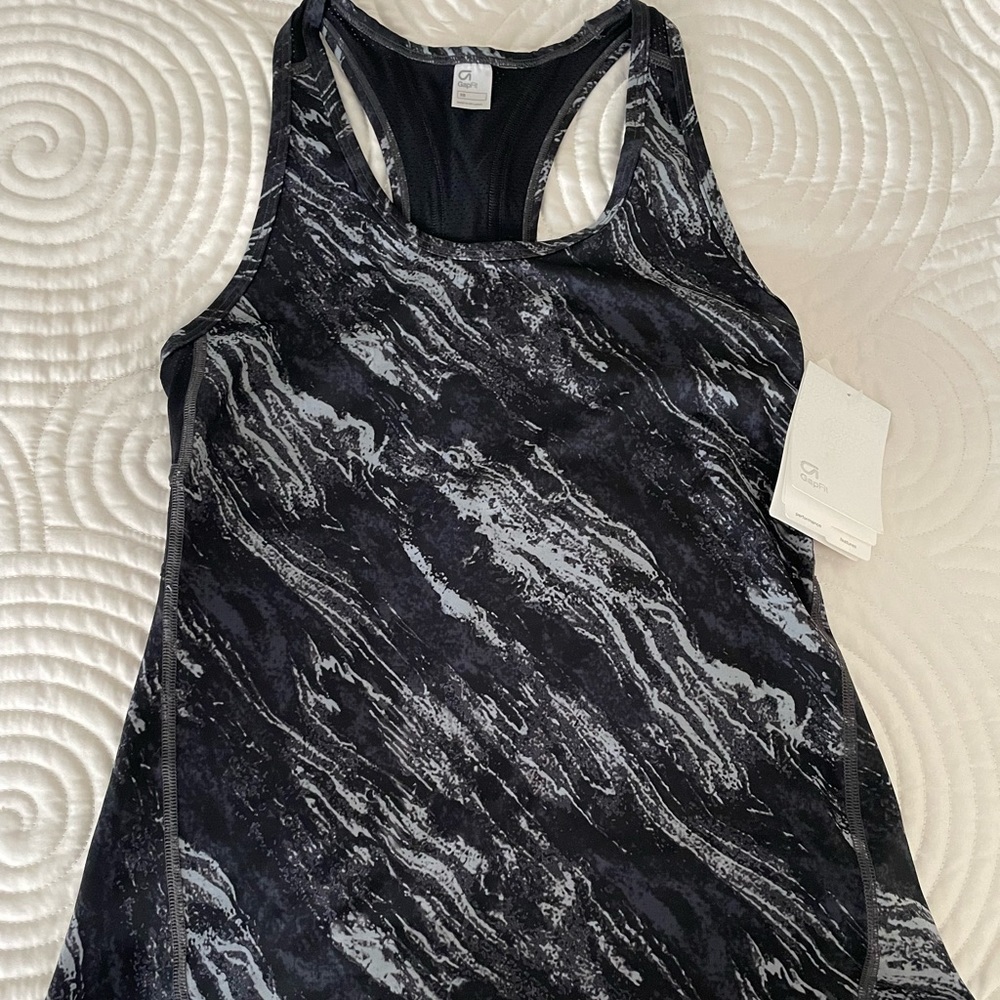 GapFit performance tanktop *NWT*